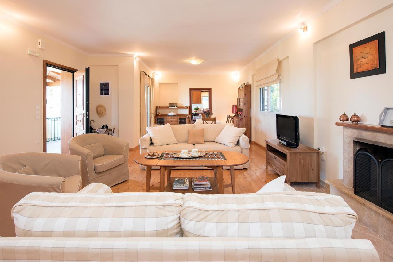 Гостевой дом Gogles House Agioi Deka  Экстерьер фото